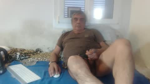 Snapshot of bambino6060 chatting on November 2025 02:11:01 PM bambino6060 online show from November 2025 02:11:01 PM