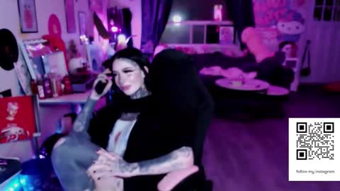 Snapshot of bambitatted chatting on December 2025 01:44:02 AM bambitatted online show from December 2025 01:44:02 AM