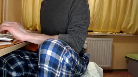       online show from February 2025 11:33:02 PM