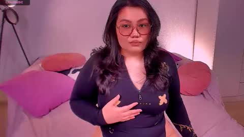 Barbie Kim online show from November 2025 08:41:02 PM