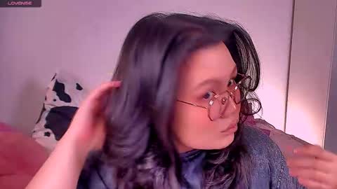 Barbie Kim online show from November 2025 06:28:01 PM