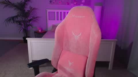 Snapshot of barbara_brylska chatting on October 2025 02:07:02 PM Barb online show from October 2025 02:07:02 PM