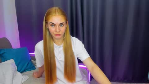 BarbaraChic online show from June 2026 12:03:01 PM
