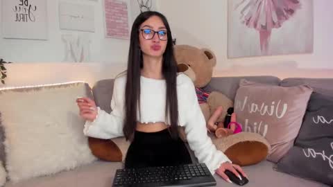 Snapshot of barbie_ev chatting on February 2025 05:04:02 AM Barbara online show from February 2025 05:04:02 AM