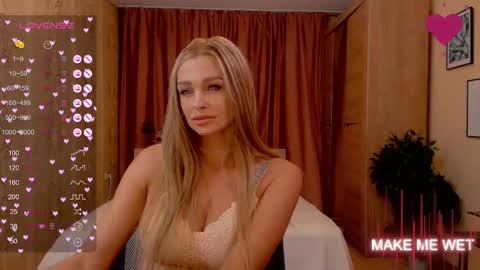 Snapshot of barbie_kiss1 chatting on December 2024 01:06:02 AM barbie online show from December 2024 01:06:02 AM