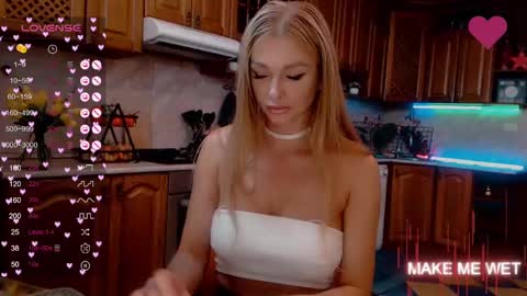 Snapshot of barbie_kiss1 chatting on January 2025 01:04:01 AM barbie online show from January 2025 01:04:01 AM