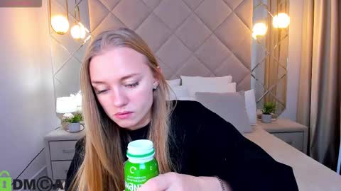 LisGTM2 Mon-Thu Sat 0100am-0700am online show from November 2025 12:43:01 AM