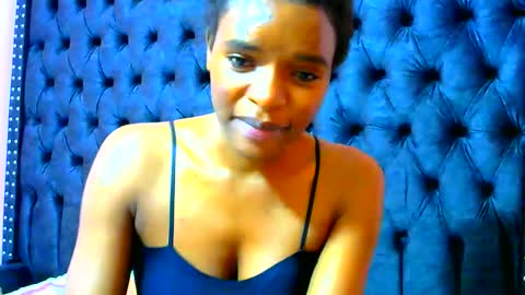 Snapshot of barbie_queen17 chatting on February 2026 12:14:02 AM VEE online show from February 2026 12:14:02 AM