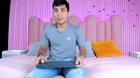 Snapshot of barbieandandru chatting on October 2025 09:04:01 PM barbieandandru online show from October 2025 09:04:01 PM