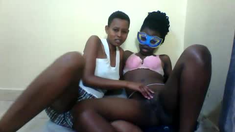 Snapshot of barbies_girles chatting on November 2025 12:43:01 AM barbies_girles online show from November 2025 12:43:01 AM