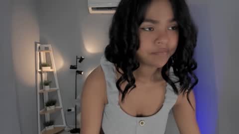 Snapshot of barbra_smith chatting on January 2025 03:52:01 PM Luna online show from January 2025 03:52:01 PM