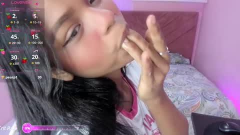 Snapshot of barbra_smith chatting on February 2025 04:05:01 PM Luna online show from February 2025 04:05:01 PM