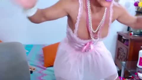 Snapshot of bardotbigcocktsx chatting on October 2025 09:49:02 PM bardotbigcocktsx online show from October 2025 09:49:02 PM