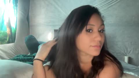 chicka online show from February 2025 09:48:01 PM