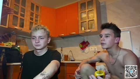 Snapshot of barney_kevin chatting on December 2024 06:32:02 PM Fansly Barney and Kevin T online show from December 2024 06:32:02 PM