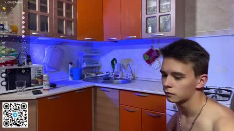 Snapshot of barney_kevin chatting on December 2024 07:54:01 PM Fansly Barney and Kevin T online show from December 2024 07:54:01 PM