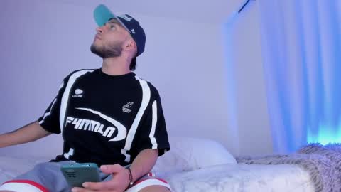 Snapshot of barrymichaels chatting on January 2025 05:02:02 AM Bruce online show from January 2025 05:02:02 AM