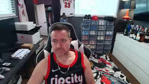 Snapshot of basketballjerseygang chatting on January 2026 10:12:02 PM Jordan online show from January 2026 10:12:02 PM