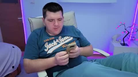 Snapshot of basystem8 chatting on October 2025 05:08:02 PM BASY online show from October 2025 05:08:02 PM