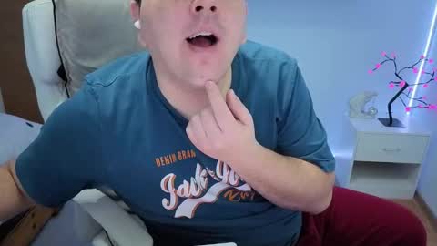 Snapshot of basystem8 chatting on November 2025 04:13:02 AM BASY online show from November 2025 04:13:02 AM