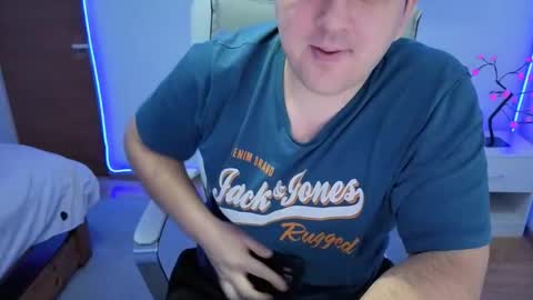 Snapshot of basystem8 chatting on November 2025 04:39:01 PM BASY online show from November 2025 04:39:01 PM