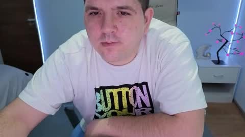 Snapshot of basystem8 chatting on November 2025 06:28:01 AM BASY online show from November 2025 06:28:01 AM