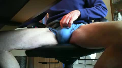 BateBro13 online show from April 2026 06:01:02 PM