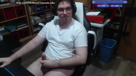 Snapshot of baterricky chatting on November 2025 09:28:01 PM Ricky online show from November 2025 09:28:01 PM