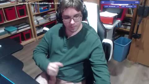 Snapshot of baterricky chatting on December 2025 11:13:01 PM Ricky online show from December 2025 11:13:01 PM