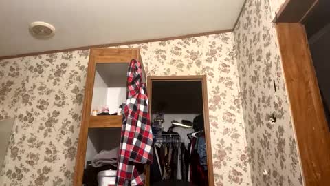 Snapshot of battlewolfxx chatting on December 2024 09:46:01 AM battlewolfxx online show from December 2024 09:46:01 AM