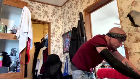 Snapshot of battlewolfxx chatting on January 2025 03:09:01 PM battlewolfxx online show from January 2025 03:09:01 PM