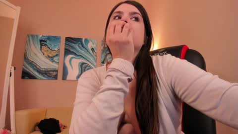 Snapshot of battymoll chatting on December 2024 07:12:02 PM battymoll online show from December 2024 07:12:02 PM