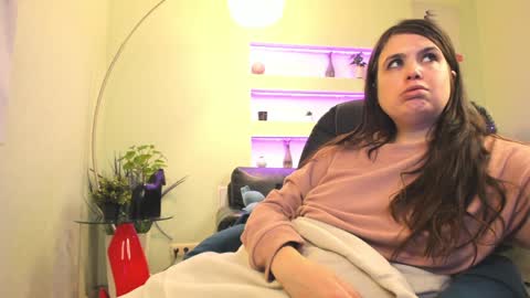 Snapshot of battymoll chatting on December 2024 06:31:02 PM battymoll online show from December 2024 06:31:02 PM