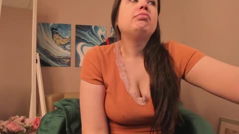 Snapshot of battymoll chatting on December 2024 03:54:02 PM battymoll online show from December 2024 03:54:02 PM