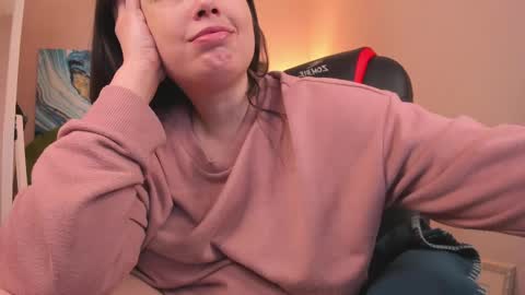 Snapshot of battymoll chatting on February 2025 02:19:02 AM battymoll online show from February 2025 02:19:02 AM