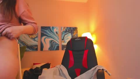 Snapshot of battymoll chatting on March 2025 03:40:01 PM battymoll online show from March 2025 03:40:01 PM