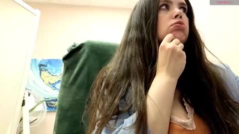 Snapshot of battymoll chatting on November 2025 03:36:01 PM battymoll online show from November 2025 03:36:01 PM