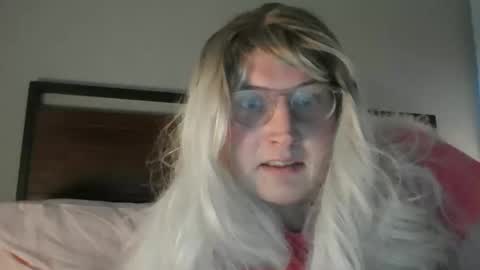 Snapshot of bawblejam chatting on December 2024 06:10:02 AM BjBambi online show from December 2024 06:10:02 AM