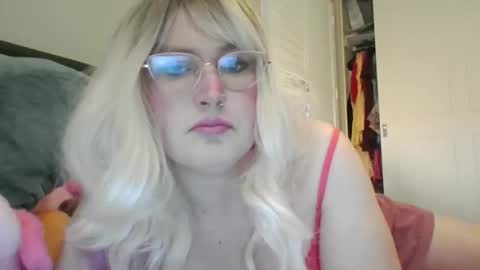 Snapshot of bawblejam chatting on September 2025 07:51:02 PM BjBambi online show from September 2025 07:51:02 PM