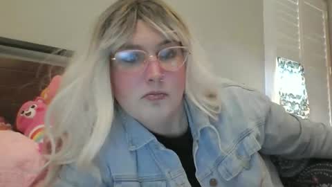 Snapshot of bawblejam chatting on September 2025 01:00:01 AM BjBambi online show from September 2025 01:00:01 AM