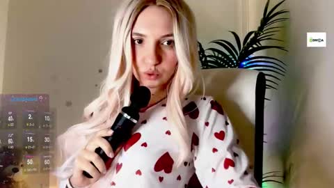 Snapshot of bb_cute1 chatting on December 2025 08:51:01 PM Kris online show from December 2025 08:51:01 PM