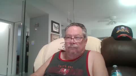Snapshot of bbb1952 chatting on October 2025 02:42:02 PM Single Grandpa in Florida. Love to C2C and have Fun Privately online show from October 2025 02:42:02 PM
