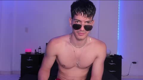 Valentino online show from February 2025 09:31:01 PM