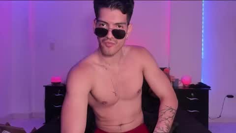 Valentino online show from February 2025 09:50:02 PM