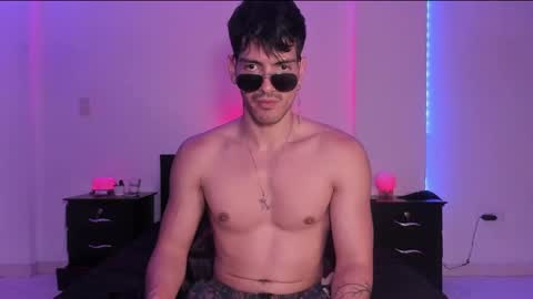 Valentino online show from February 2025 12:08:02 AM