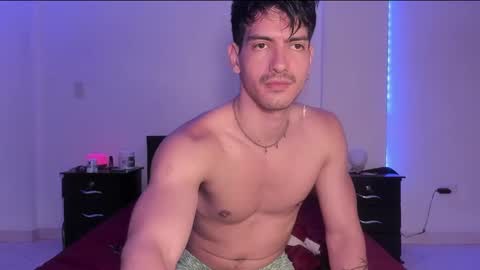 Valentino online show from February 2025 09:14:01 PM