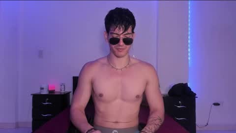 Valentino online show from March 2025 09:26:02 PM