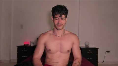 Valentino online show from March 2025 12:07:01 AM