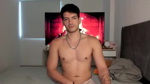 Valentino online show from October 2025 08:51:02 PM