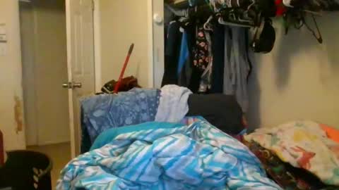 rocker n queen online show from February 2025 09:41:02 PM